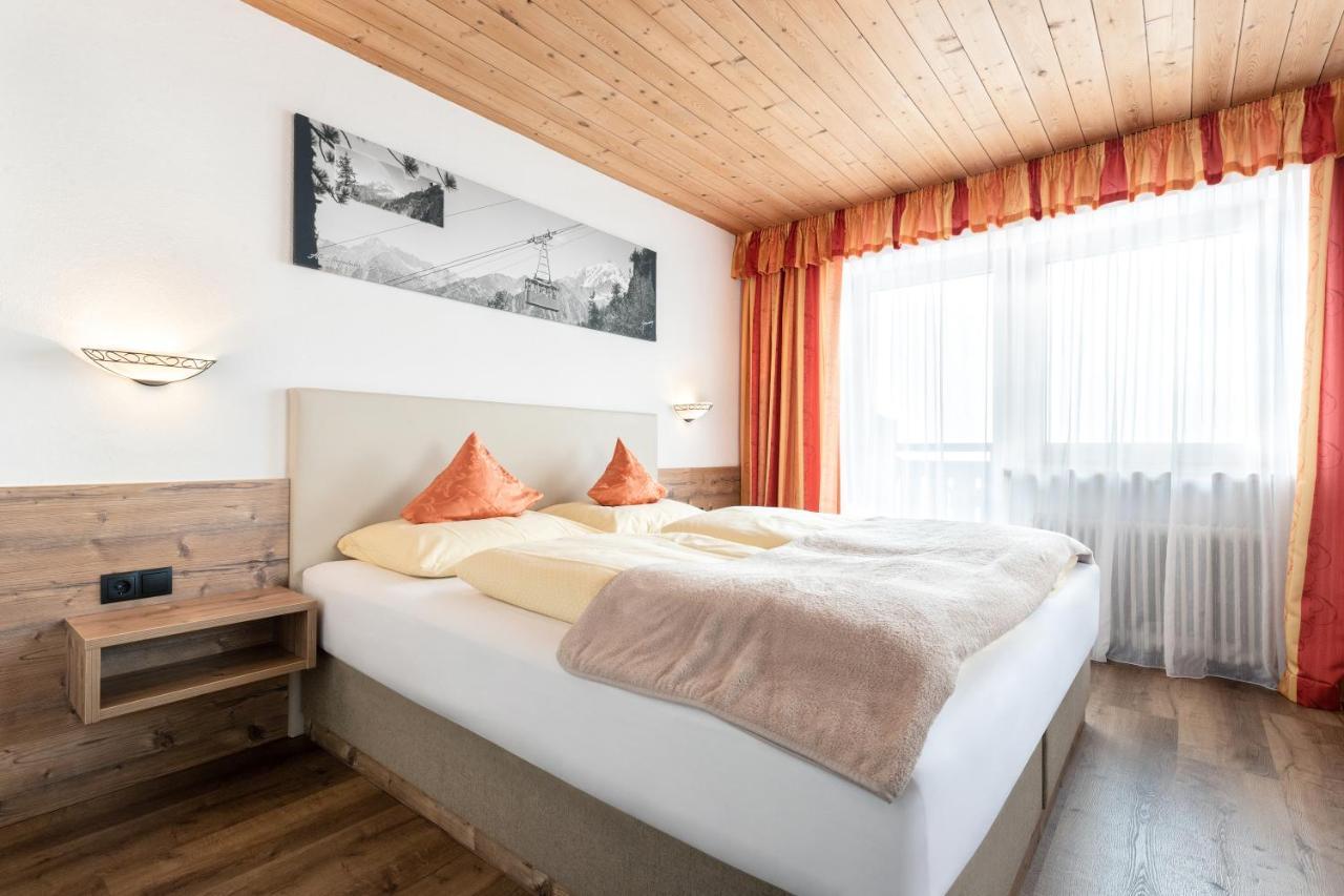 Gasthof Pension Berghof Hippach Exterior photo