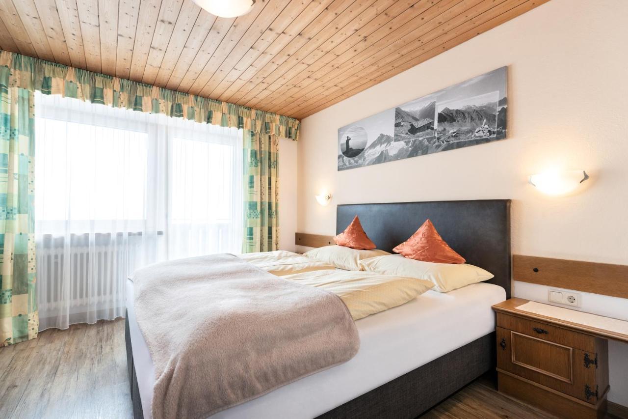 Gasthof Pension Berghof Hippach Exterior photo